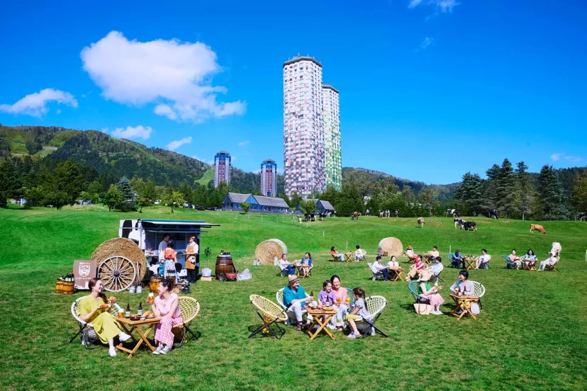 北海道星野【RISONARE Tomamu】以在地乳製品×精釀啤酒 享受北海道2025夏天！將舉辦「農場啤酒花園」活動 限定特別啤酒 - 這裡胡說 JL TALKS