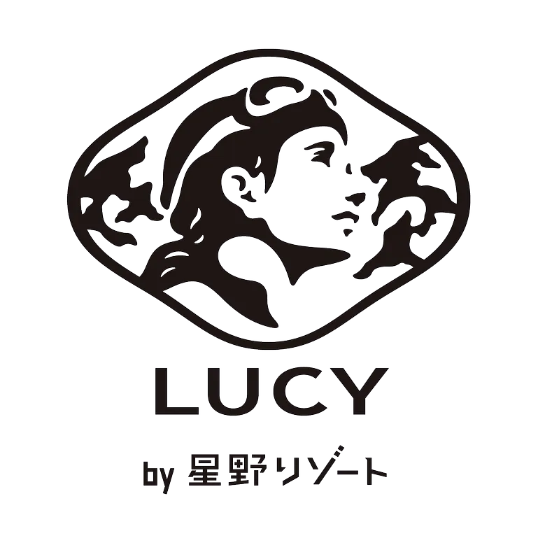 LUCY的Logo以柔和線條環繞著眺望群山的女性形象，象徵著 LUCY 的品牌概念：透過舒適的設施與貼心的服務，支持賓客在山中邂逅無與倫比的感動體驗。