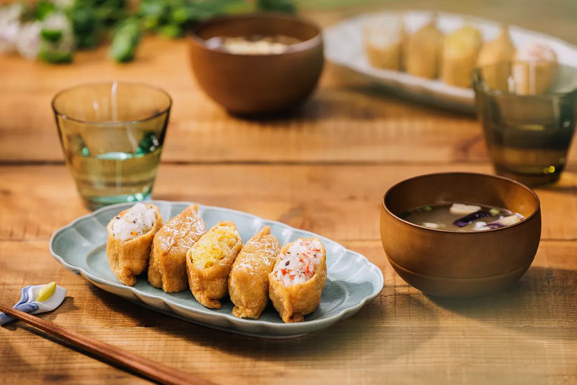 【LUCY尾瀬鳩待】 Food&Drink Station 稻荷壽司和味噌湯
