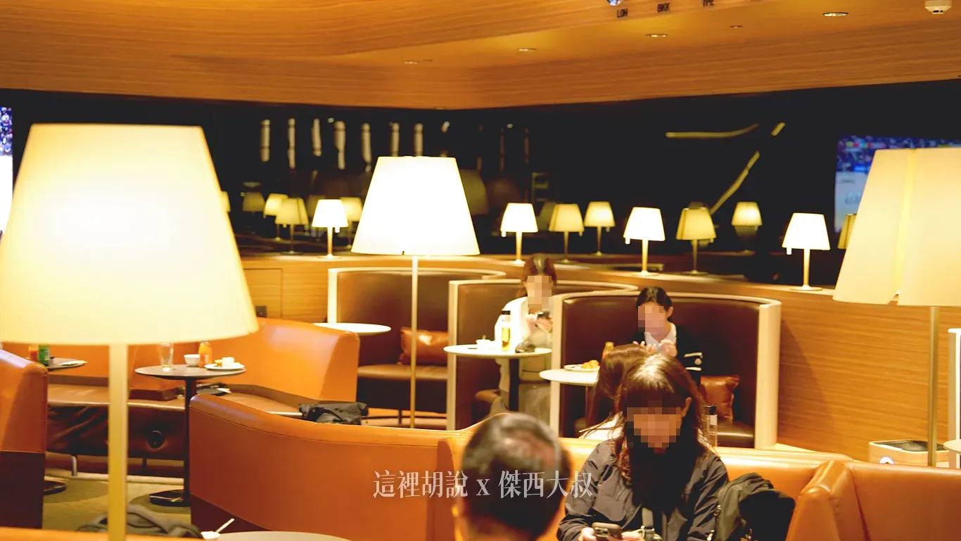 星宇航空貴賓室攻略:精緻餐飲、酒水無限暢飲!桃園機場第一航廈體驗全紀錄:座位空間 星宇航空貴賓室