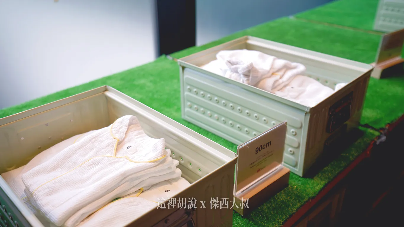 Gauze clothing provided for infants Gauze clothing provided for infants