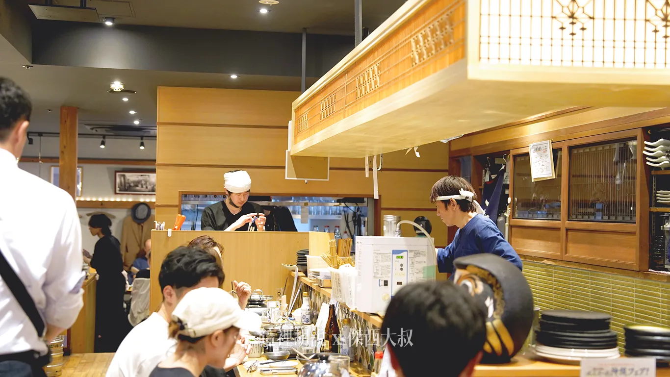 就算是新浦安、這一間店也是全滿，要用餐一定要預訂