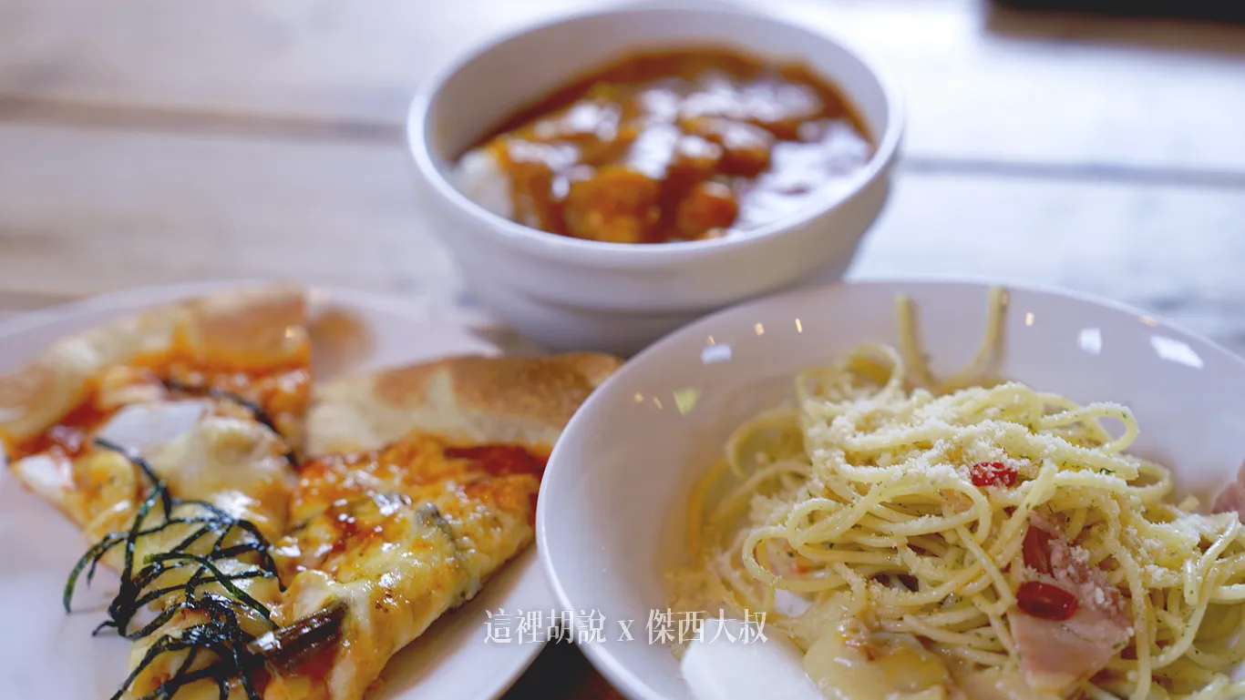 奧入瀨溪流飯店對面 PIZZA - Ortolana  柴燒石窯披薩 青森鮮蔬入菜：自助餐點