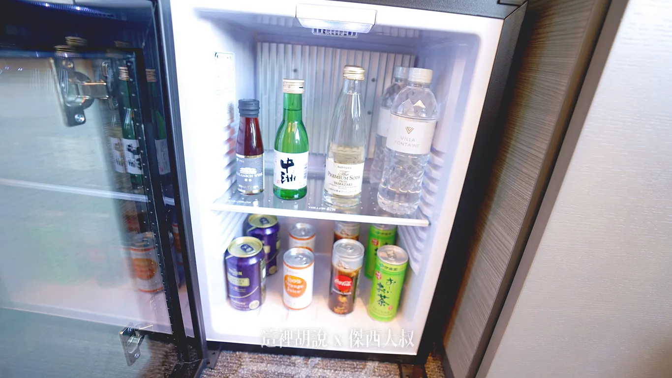 在MINI BAR當中的飲料也是免費飲用的(包含在房費當中) 在MINI BAR當中的飲料也是免費飲用的(包含在房費當中)