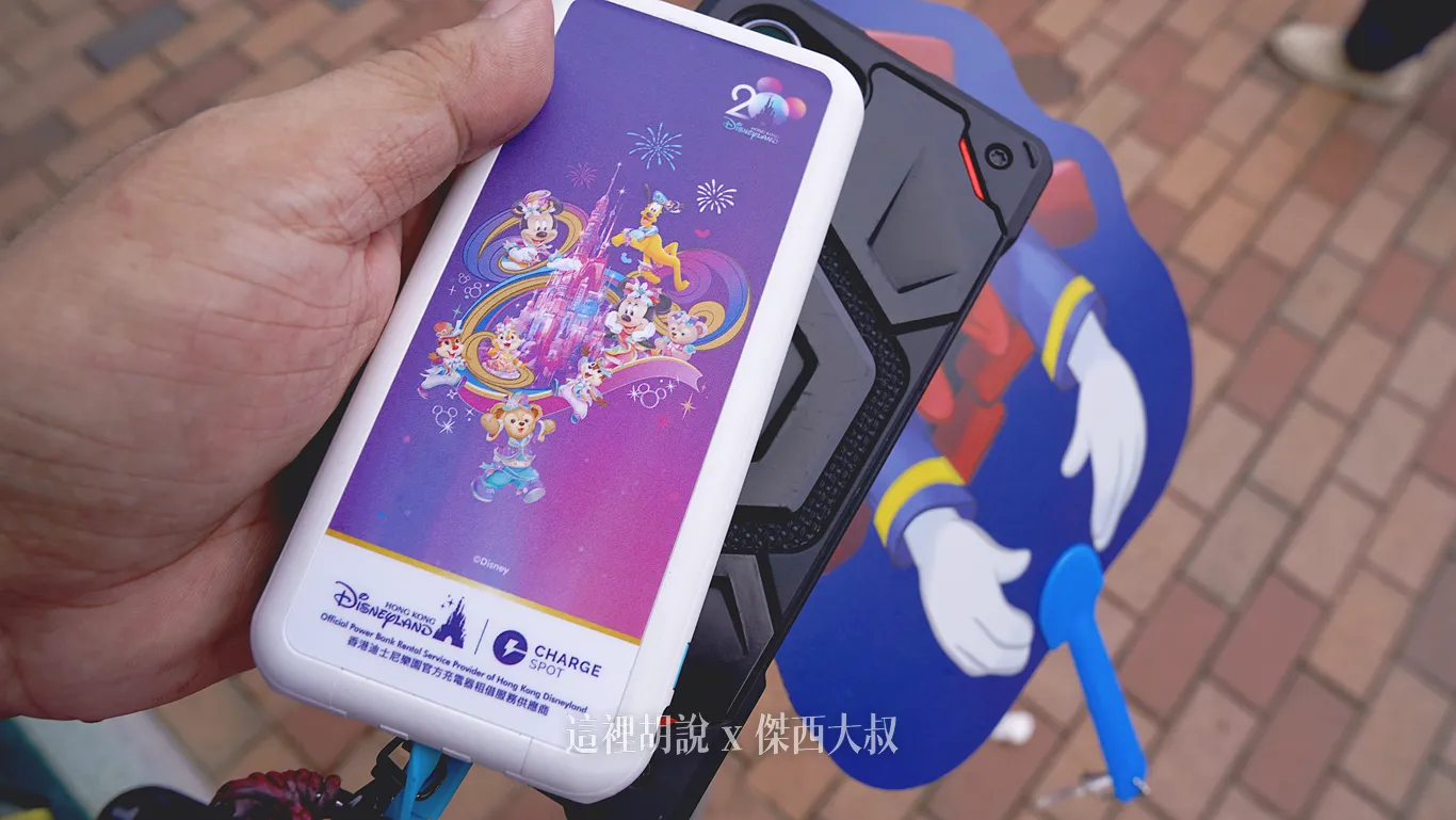 這不是煙火是魔法！與全球五百位創作者直擊！香港迪士尼20週年慶祝活動 全新煙火有多猛？全景光雕延伸到美國小鎮：不用怕忘了帶行動電源