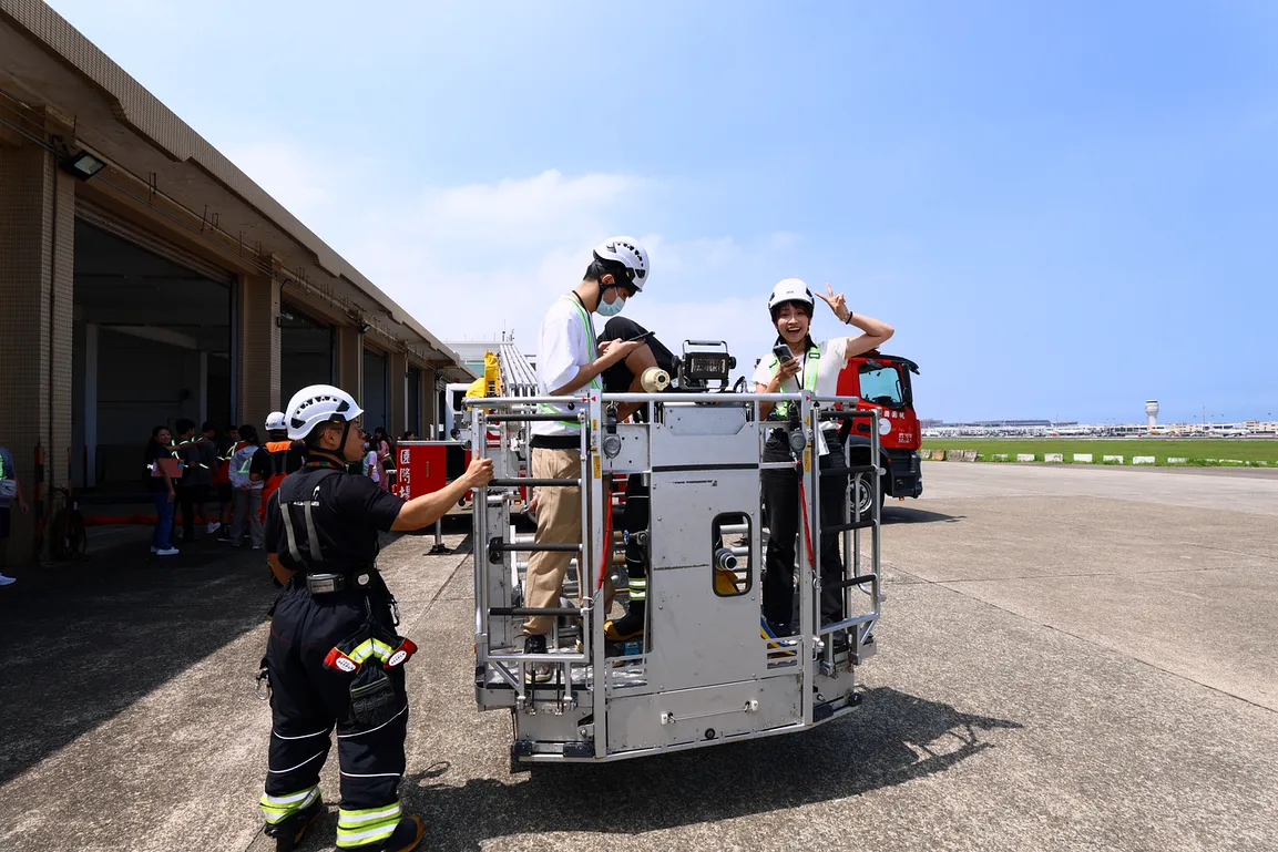 2025桃園機場體驗營 7月18日報名開跑 一睹即將營運的北登機廊廳 夜宿桃機 直擊航空樞紐24小時運作秘辛 - 這裡胡說 JL TALKS 2025桃園機場體驗營 7月18日報名開跑 一睹即將營運的北登機廊廳 夜宿桃機 直擊航空樞紐24小時運作秘辛 - 這裡胡說 JL TALKS