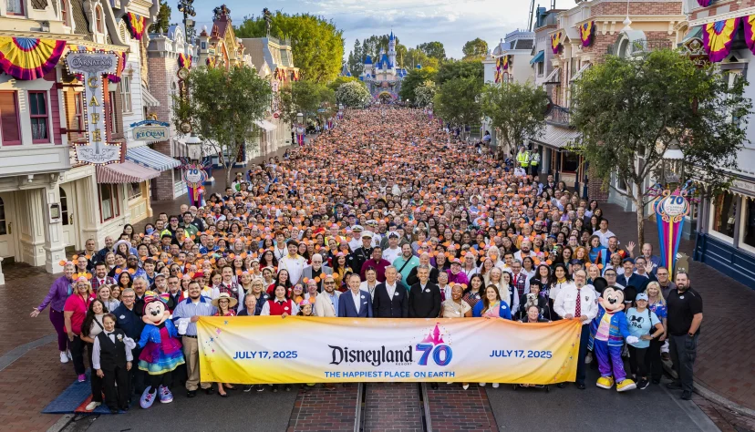美國加州迪士尼樂園度假區 (Disneyland Resort) 慶祝70週年 - 這裡胡說 JL TALKS