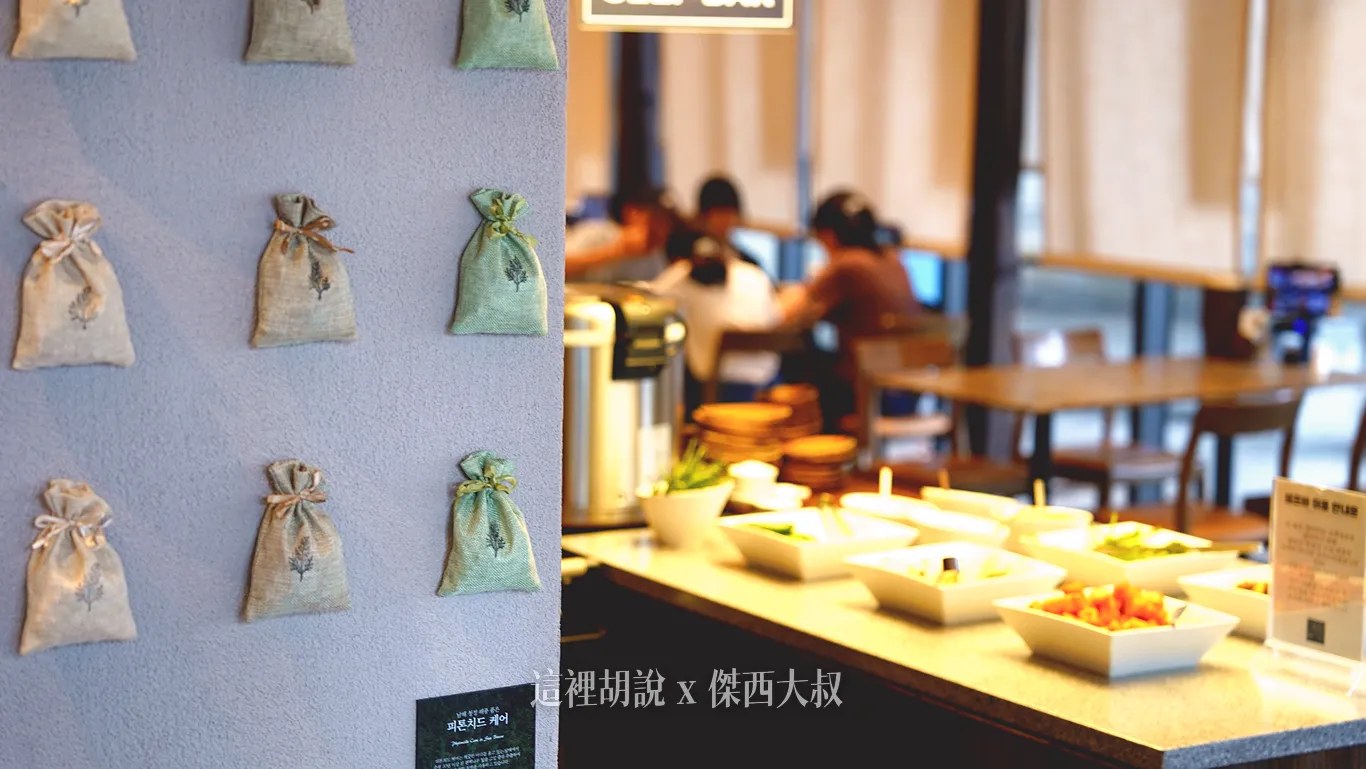門口放著香包作為裝飾 門口放著香包作為裝飾