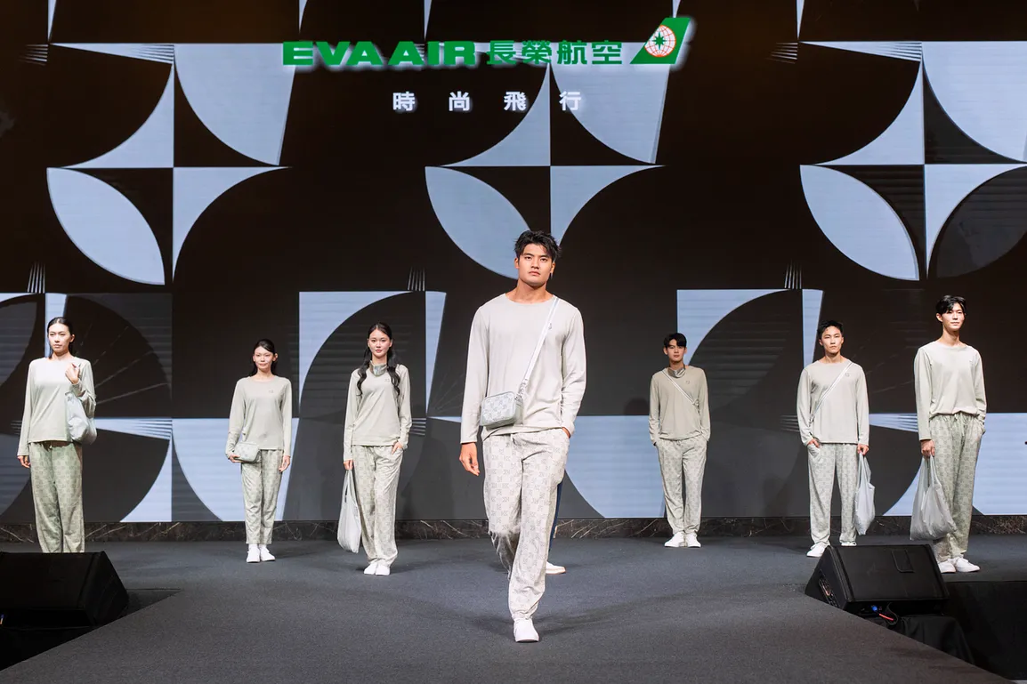 長榮航空攜手 Maison Kitsuné,為紐約航線演繹天際時尚;聯袂長榮空廚,獻上世界級味蕾盛宴。 新聞稿版本 - 這裡胡說 JL TALKS 長榮航空攜手 Maison Kitsuné,為紐約航線演繹天際時尚;聯袂長榮空廚,獻上世界級味蕾盛宴。 新聞稿版本 - 這裡胡說 JL TALKS