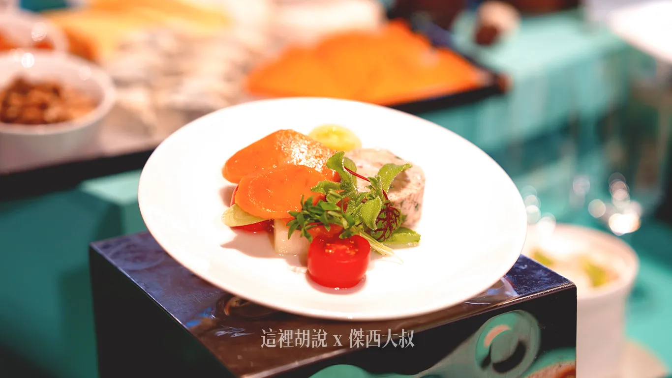 野生烏魚子及 虱目魚沙拉