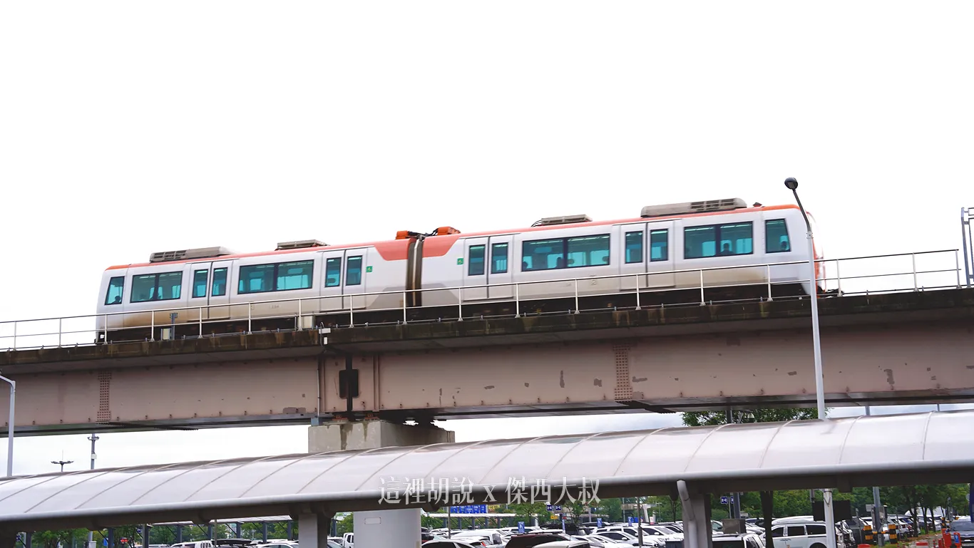 釜山的輕軌從機場前往沙上
