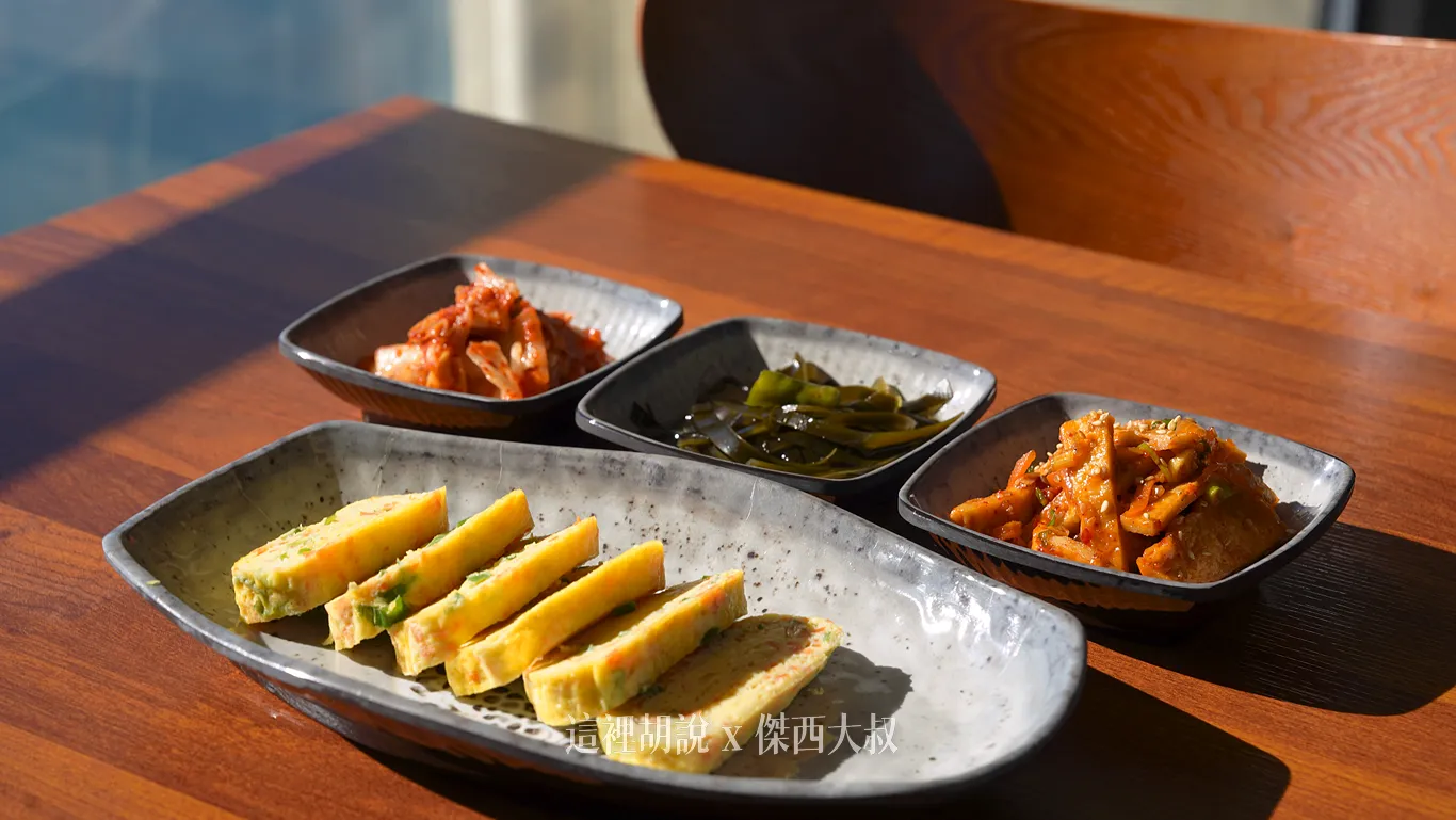 這小菜真的非常好吃,光是魚板傑西就一直吃,小菜真的很好吃 這小菜真的非常好吃,光是魚板傑西就一直吃,小菜真的很好吃