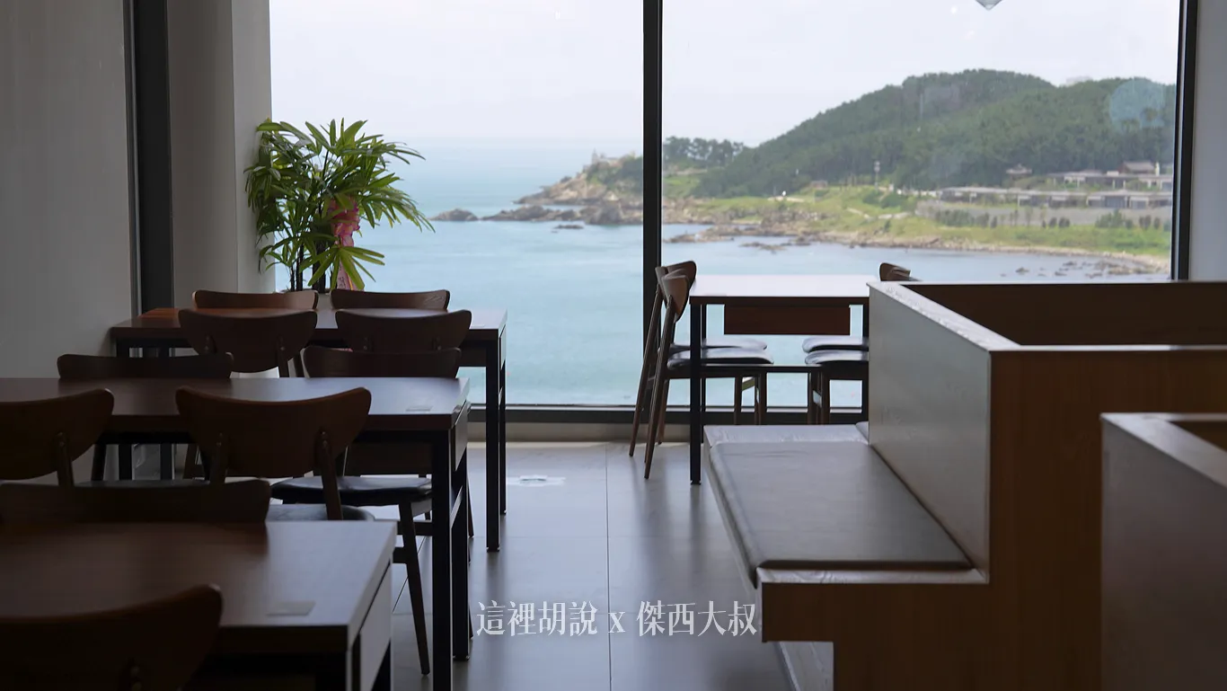 還有另外一區用餐區域 還有另外一區用餐區域