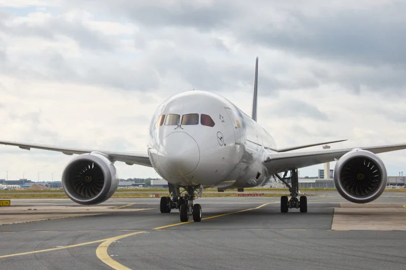 漢莎航空  首架搭載 Allegris 客艙的787 夢幻客機降落法蘭克福 - 這裡胡說 JL TALKS