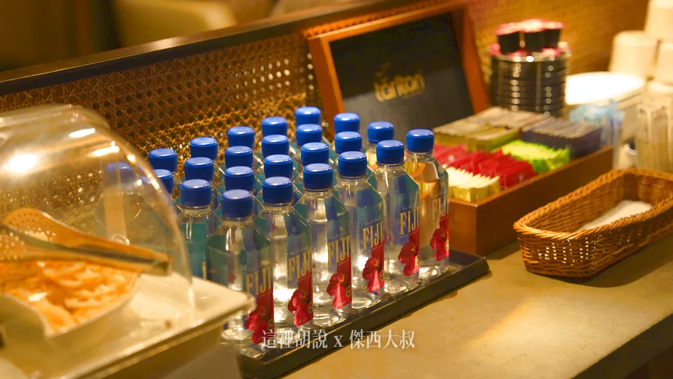 斐濟礦泉水