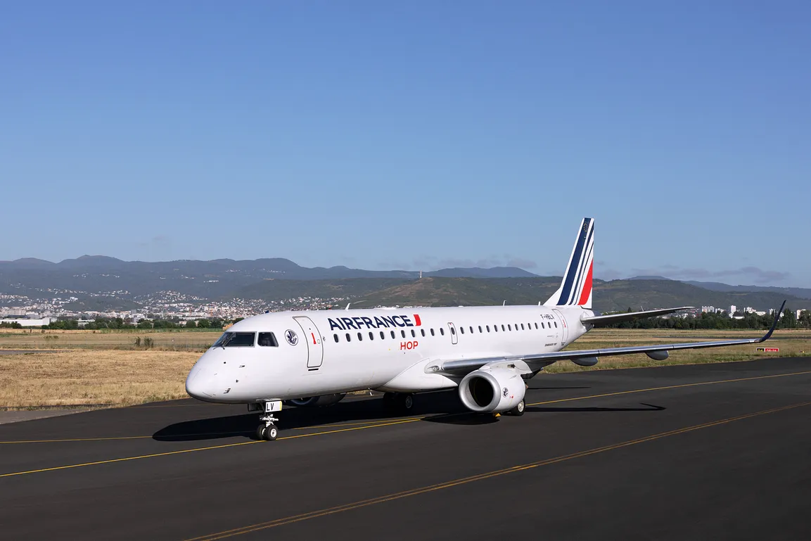 法國航空 (Air France) 啟動了其首個由配備新客艙的Embraer 190飛機執飛的航班。