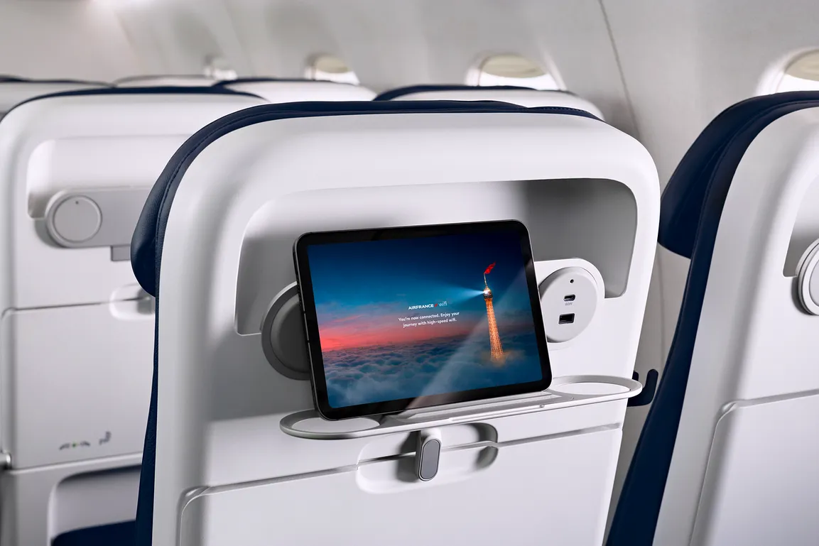 法國航空 (Air France) 啟動其Embraer 190新客艙 - 這裡胡說 JL TALKS