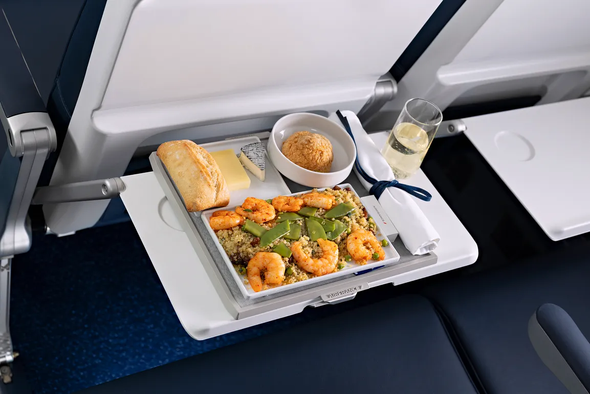 法國航空 (Air France) 啟動其Embraer 190新客艙 - 這裡胡說 JL TALKS