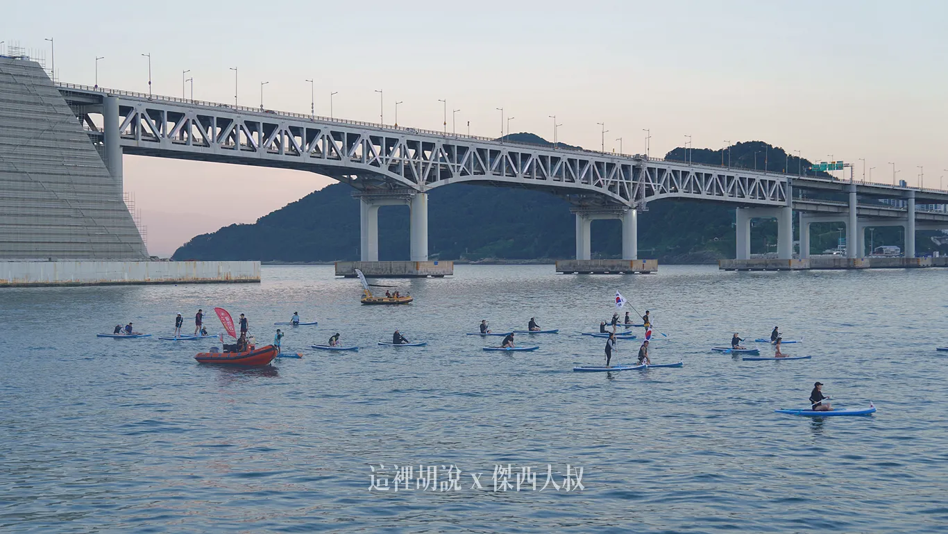 回程這段路程比較特別，會跨越廣安大橋，接近海水浴場這一個區域