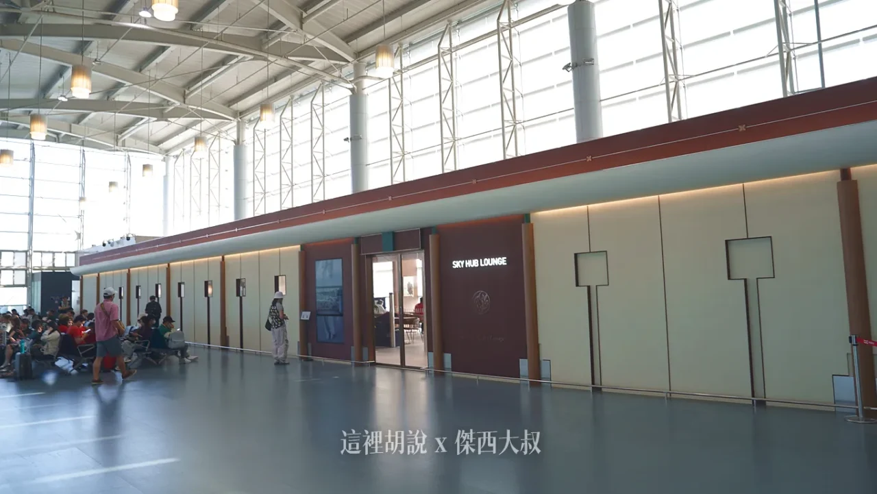 釜山機場的貴賓室規模都很小，因為可以使用的腹地以及空間並沒有太大