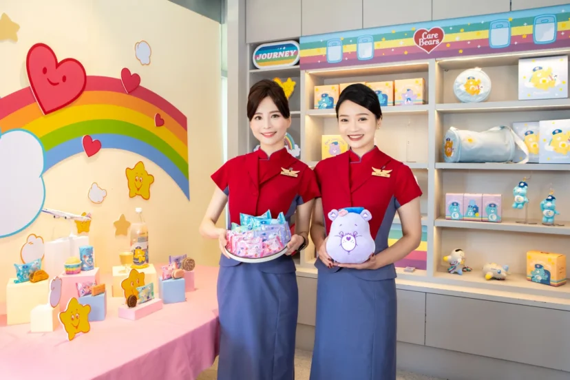 華航與攜手五桐號 推出 Care Bears 聯名 愛心小熊 甜點餅乾飲料（含開箱）以及聯名商品 - 這裡胡說 JL TALKS
