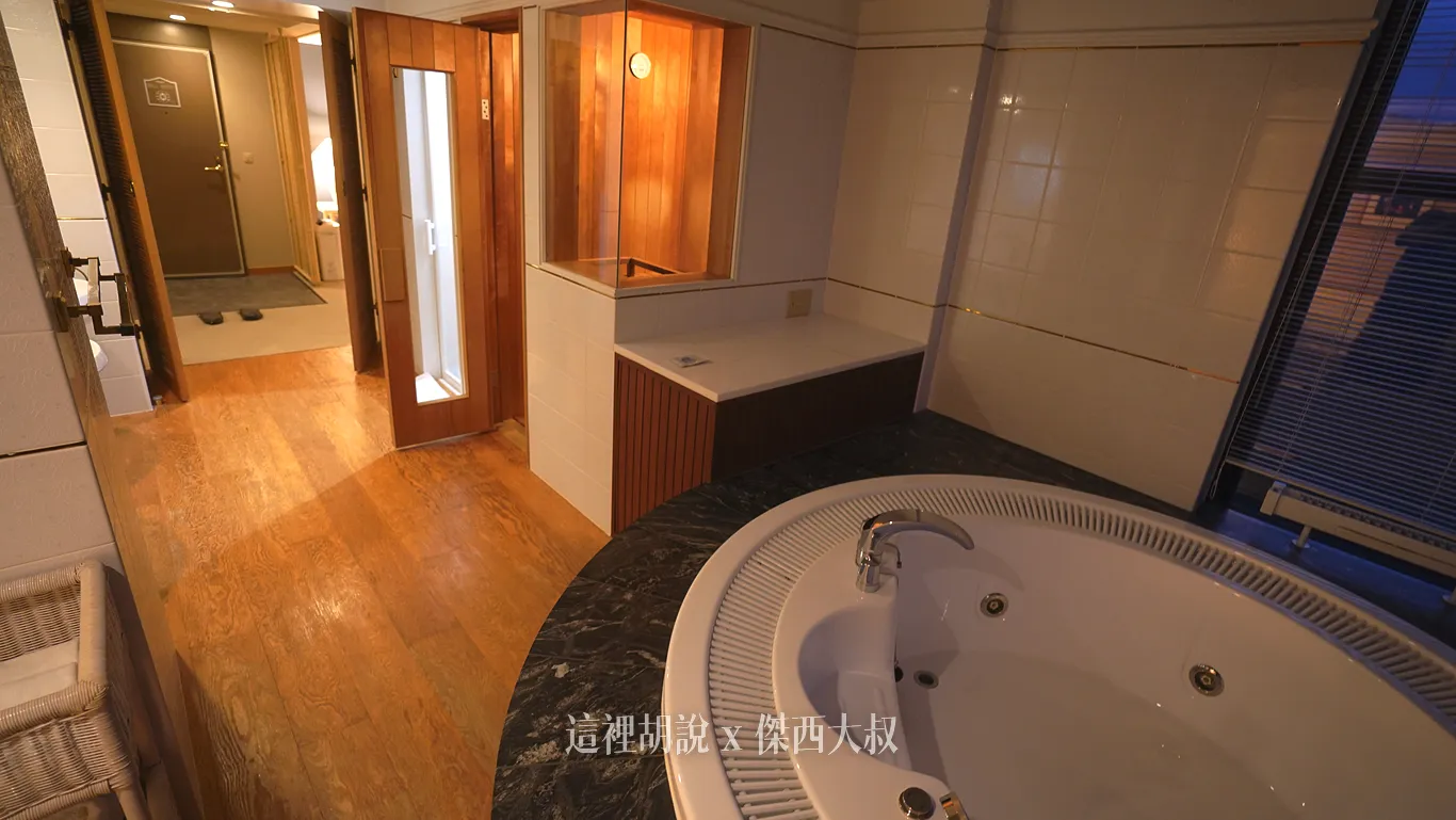 In addition to the Jacuzzi, there is also a private sauna room.