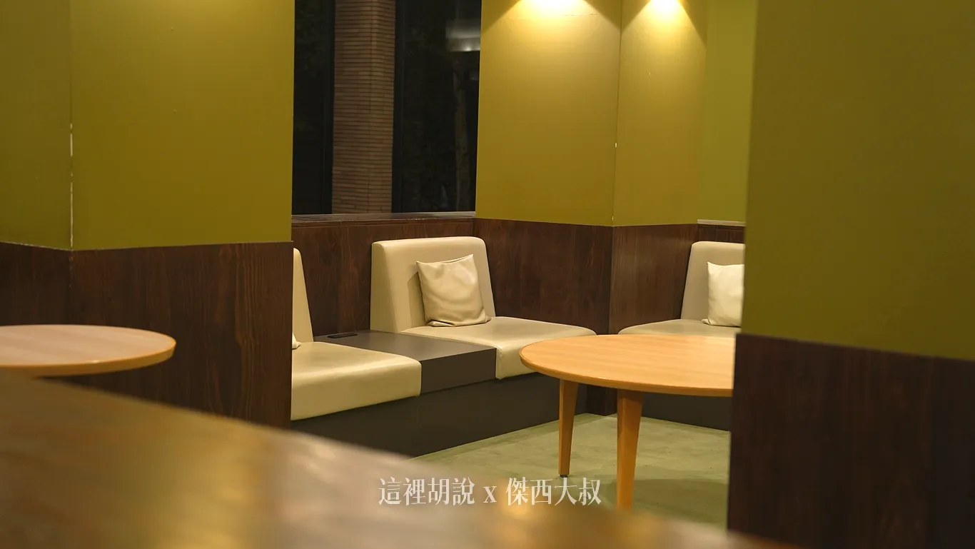 星野TOMAMU度假村｜ RISONARE 住宿攻略 公共設施怎麼用？一篇搞懂洗衣、購物、休息區：RISONARE 通往北棟走廊