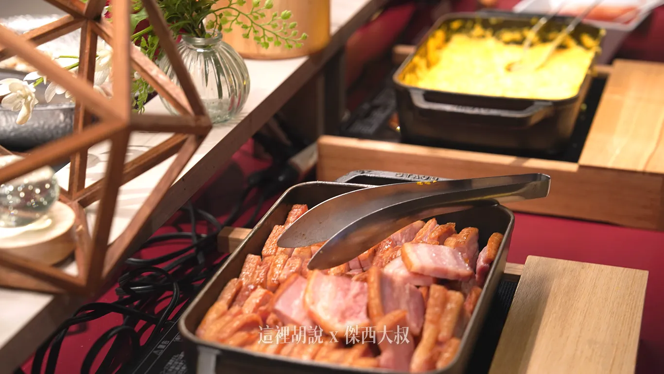 早餐也有炒蛋跟厚片火腿 早餐也有炒蛋跟厚片火腿