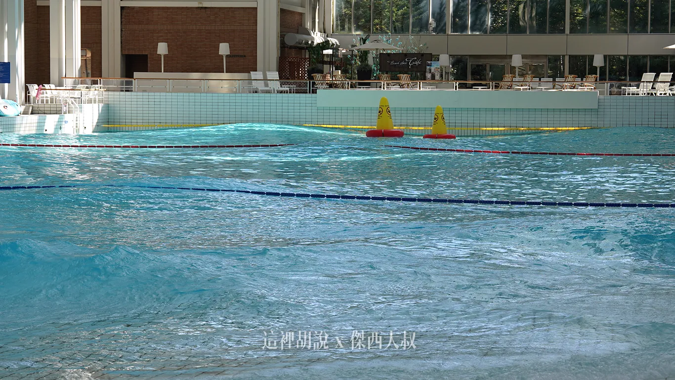 浪打起來也是蠻大的,不同季節也有不同的活動 浪打起來也是蠻大的,不同季節也有不同的活動