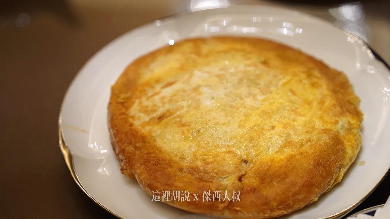 米香菜脯蛋：一間台菜餐廳的功夫，完全可以從菜脯蛋看的出來米香用的是比較厚的作法，口感咬下去又不是軟嫩