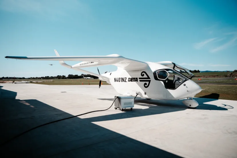 紐西蘭航空與貝塔科技 (BETA Technologies) 聯手 今日於陶朗加 (Tauranga) 完成首次電動飛機起飛 - 這裡胡說 JL TALKS 紐西蘭航空與貝塔科技 (BETA Technologies) 聯手 今日於陶朗加 (Tauranga) 完成首次電動飛機起飛 - 這裡胡說 JL TALKS