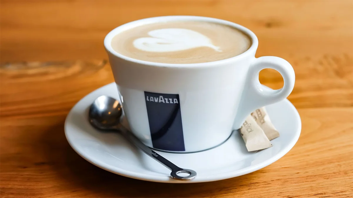 美國航空攜手樂維薩 (Lavazza) 咖啡，提升機上與貴賓室體驗 - 這裡胡說 JL TALKS