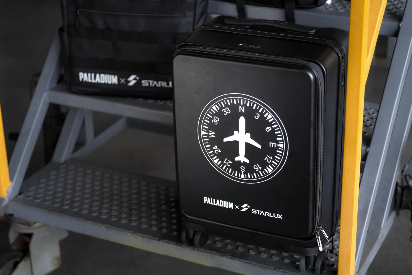 星宇航空與 PALLADIUM 推出聯名航空旅行商品 - 這裡胡說 JL TALKS