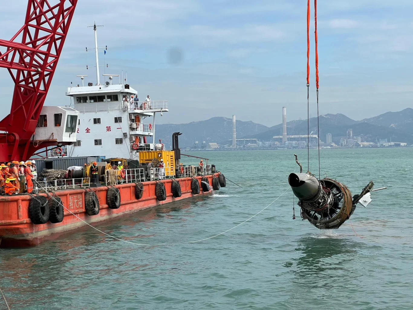 航空事件簿 2025/10/21 EK9788/Air ACT 貨機衝出香港機場07L跑道事故 10/26更新 - 這裡胡說 JL TALKS