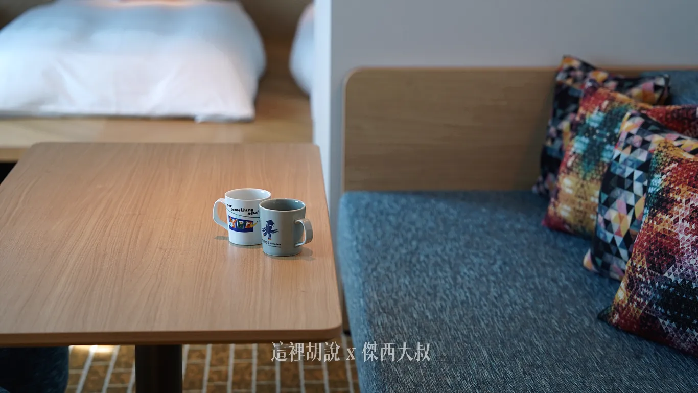 設有小餐桌可以用餐聊天 設有小餐桌可以用餐聊天