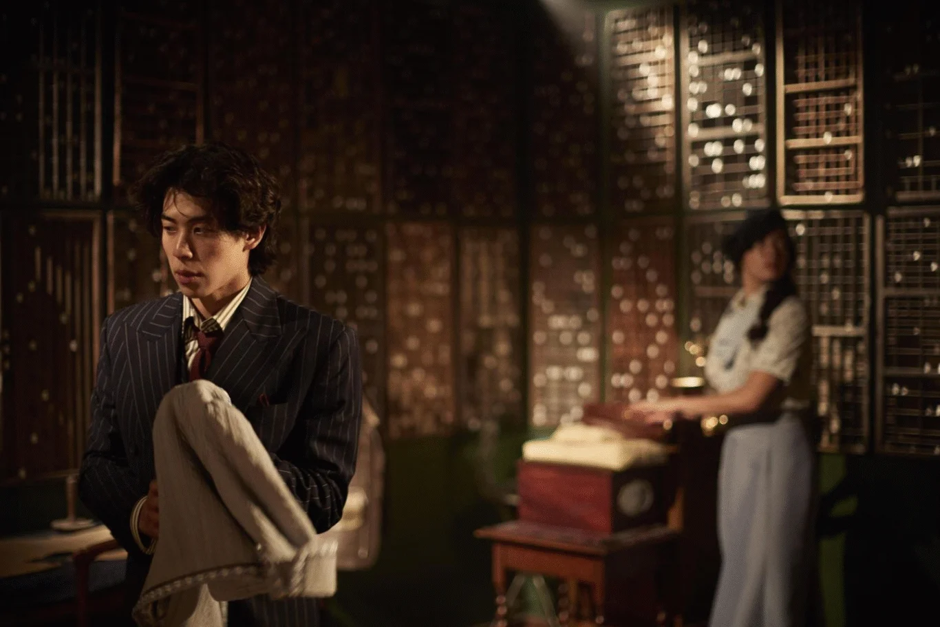 首爾 SLEEP NO MORE 觀影筆記 / The McKithan Hotel 讓黑暗聚攏,使光束成徑 - 這裡胡說 JL TALKS 首爾 SLEEP NO MORE 觀影筆記 / The McKithan Hotel 讓黑暗聚攏,使光束成徑 - 這裡胡說 JL TALKS
