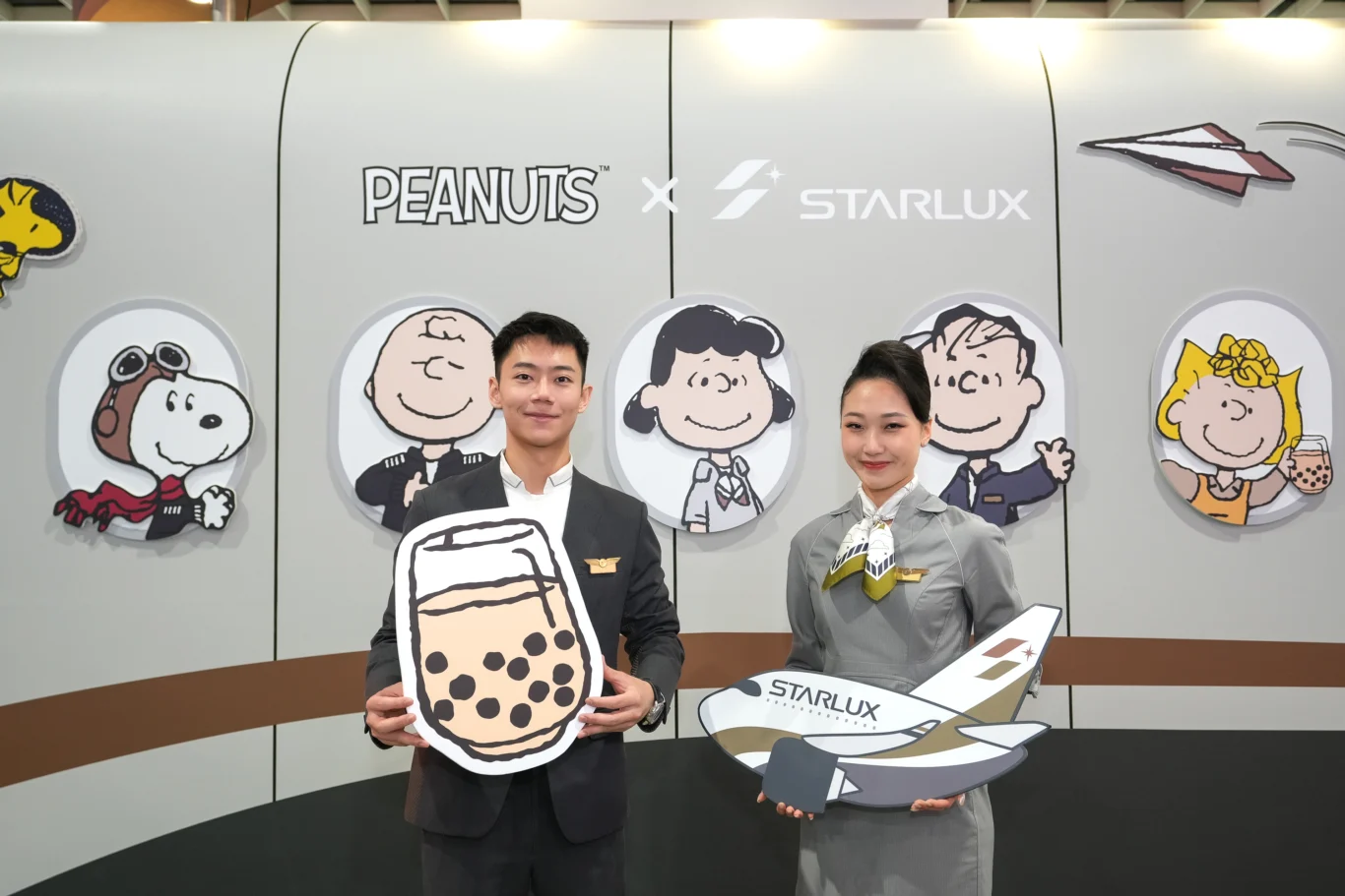 今年特別結合「SNOOPY星際漫遊」主題航班元素，邀旅客一同穿越未來之門