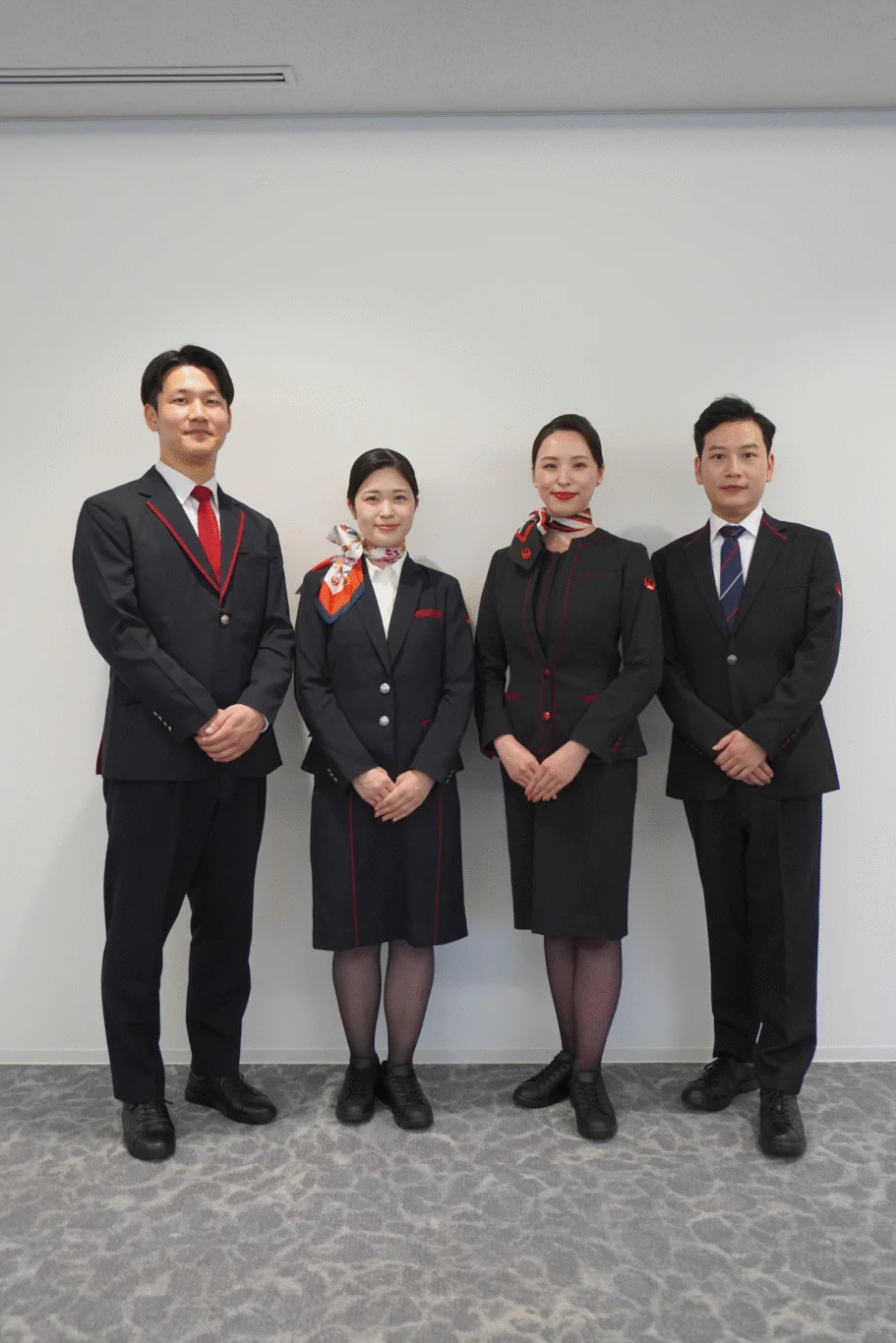 日本航空空服員與機場工作人員 可選擇穿著運動鞋執勤 - 這裡胡說 JL TALKS