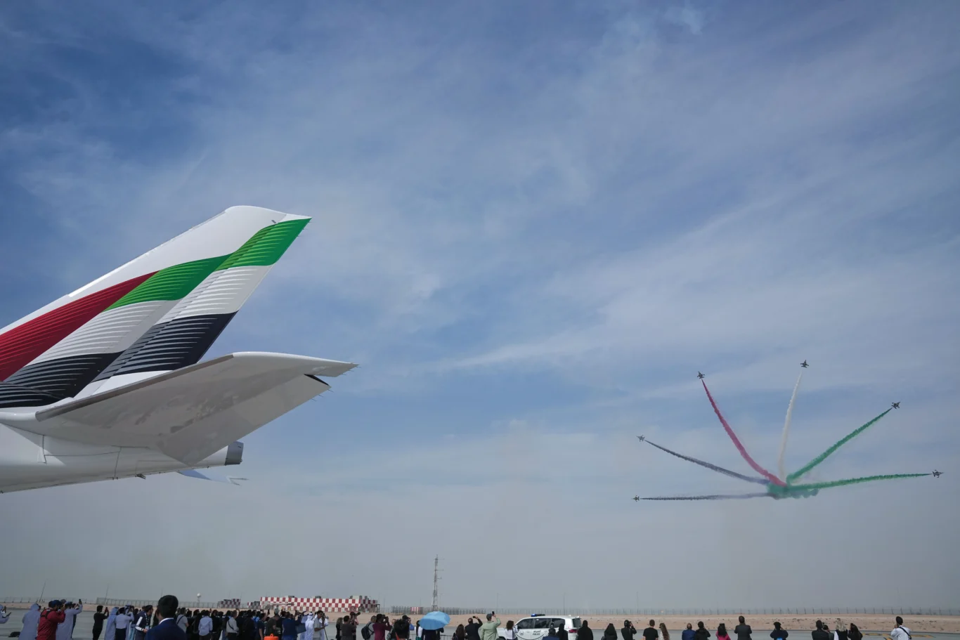 阿聯酋航空 A350 於 2025 年杜拜航空展首度亮相飛行表演 - 這裡胡說 JL TALKS