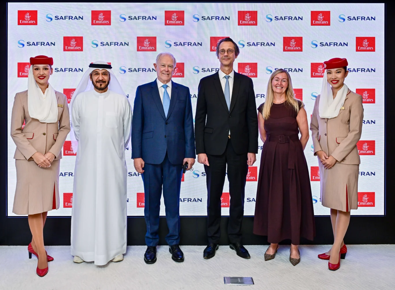 Emirates 與 Safran 簽署合作備忘錄 將於杜拜設立製造與座椅組裝廠 - 這裡胡說 JL TALKS Emirates 與 Safran 簽署合作備忘錄 將於杜拜設立製造與座椅組裝廠 - 這裡胡說 JL TALKS
