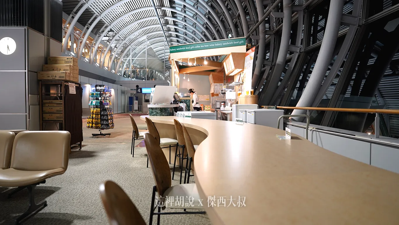 小咖啡店,傑西每次都先來這邊開電腦工作 小咖啡店,傑西每次都先來這邊開電腦工作