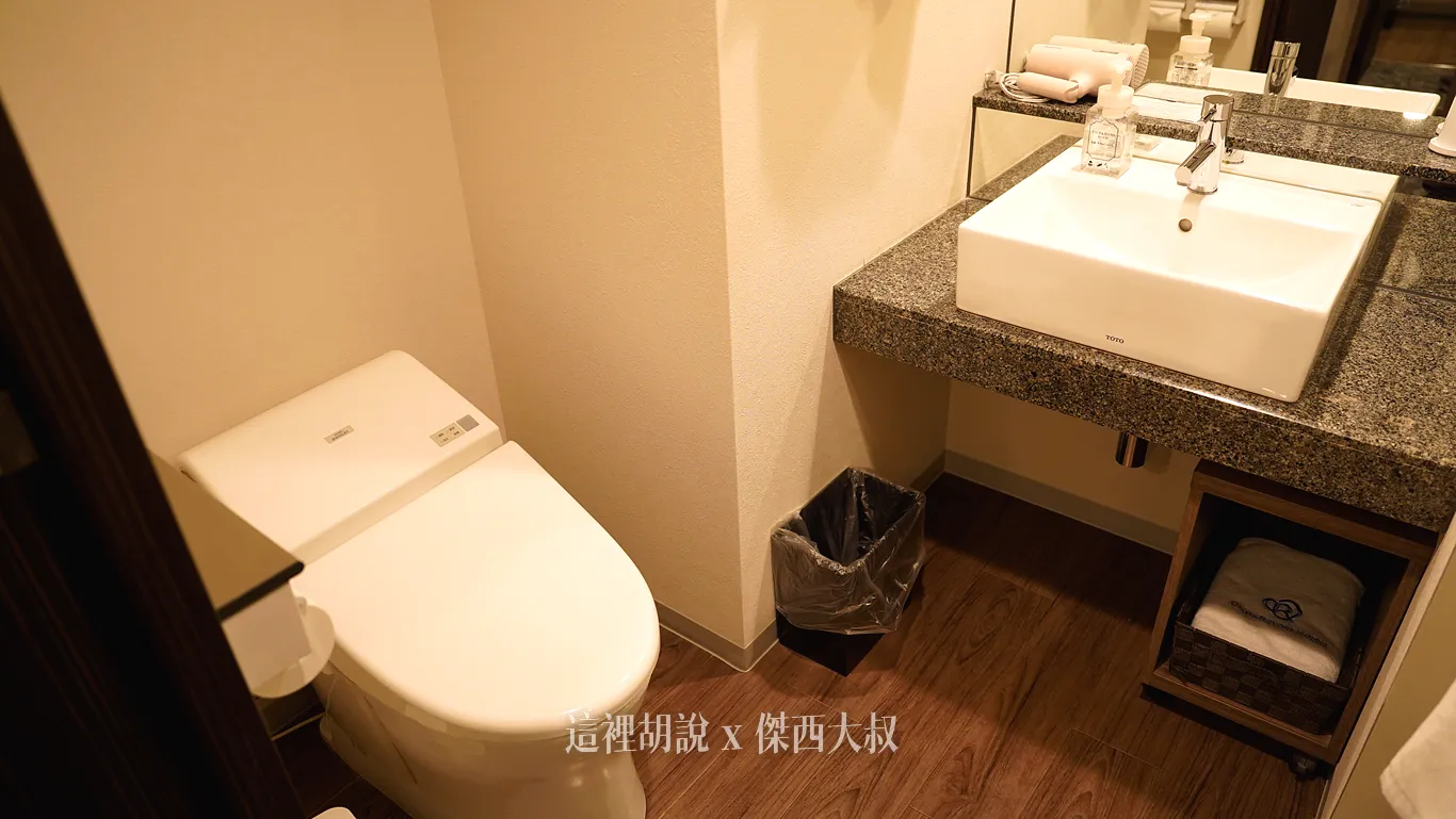 馬桶使用的使用的是全自動的免治馬桶