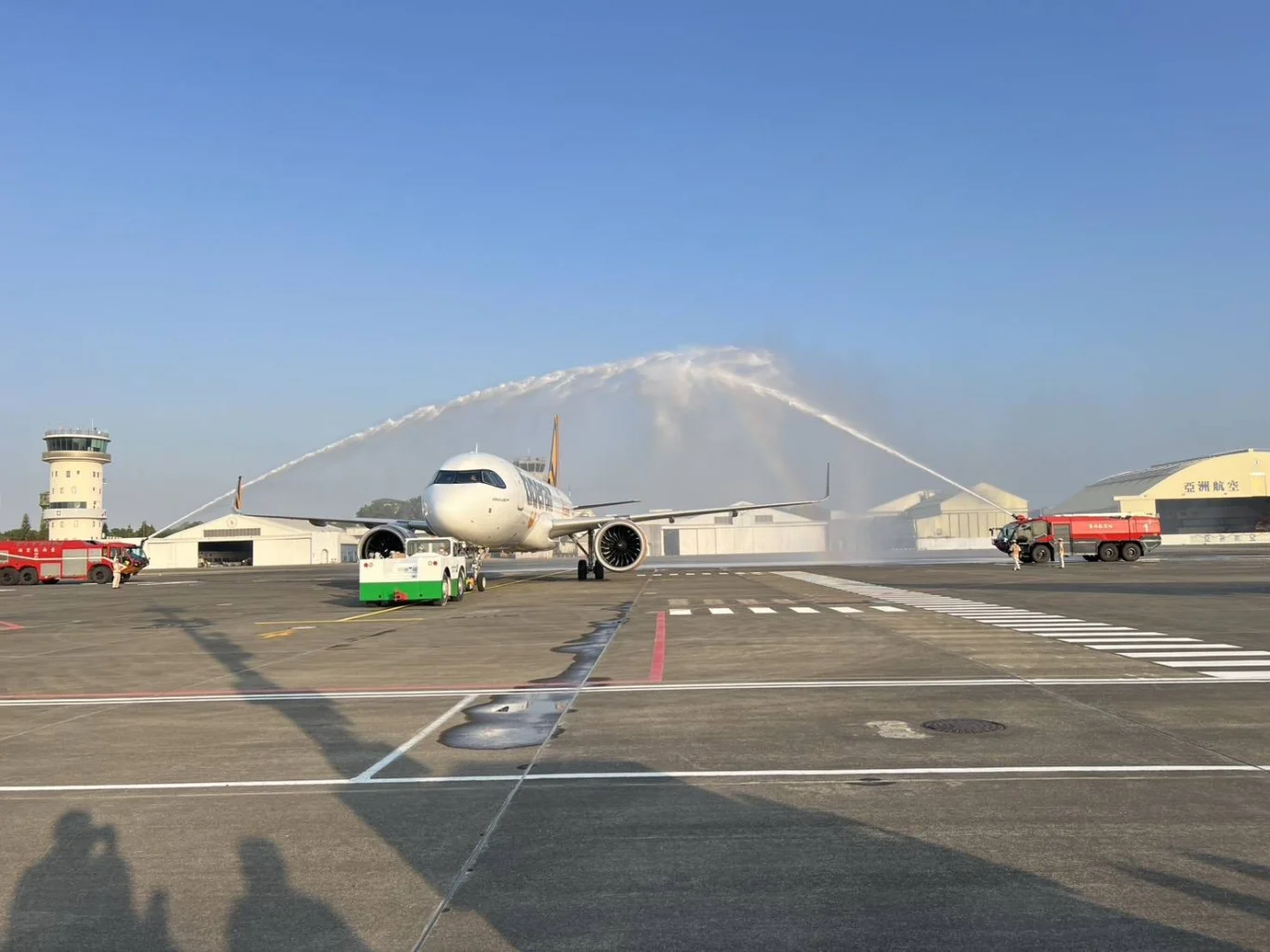 台南機場特別安排灑水儀式 台南機場特別安排灑水儀式