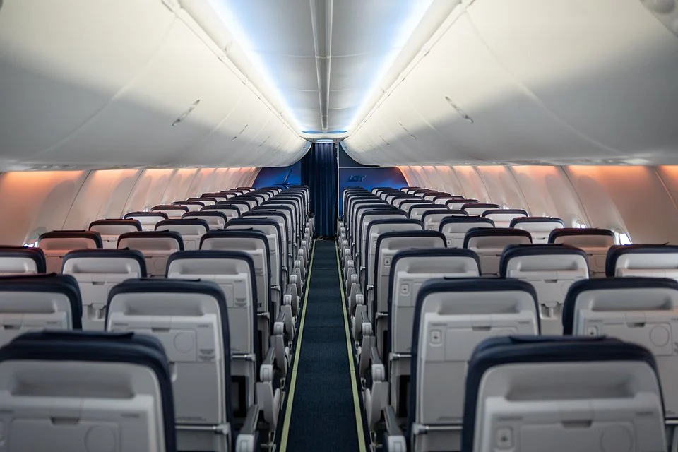 波蘭航空揭曉全新 B737 MAX 8 客艙內裝 - 這裡胡說 JL TALKS