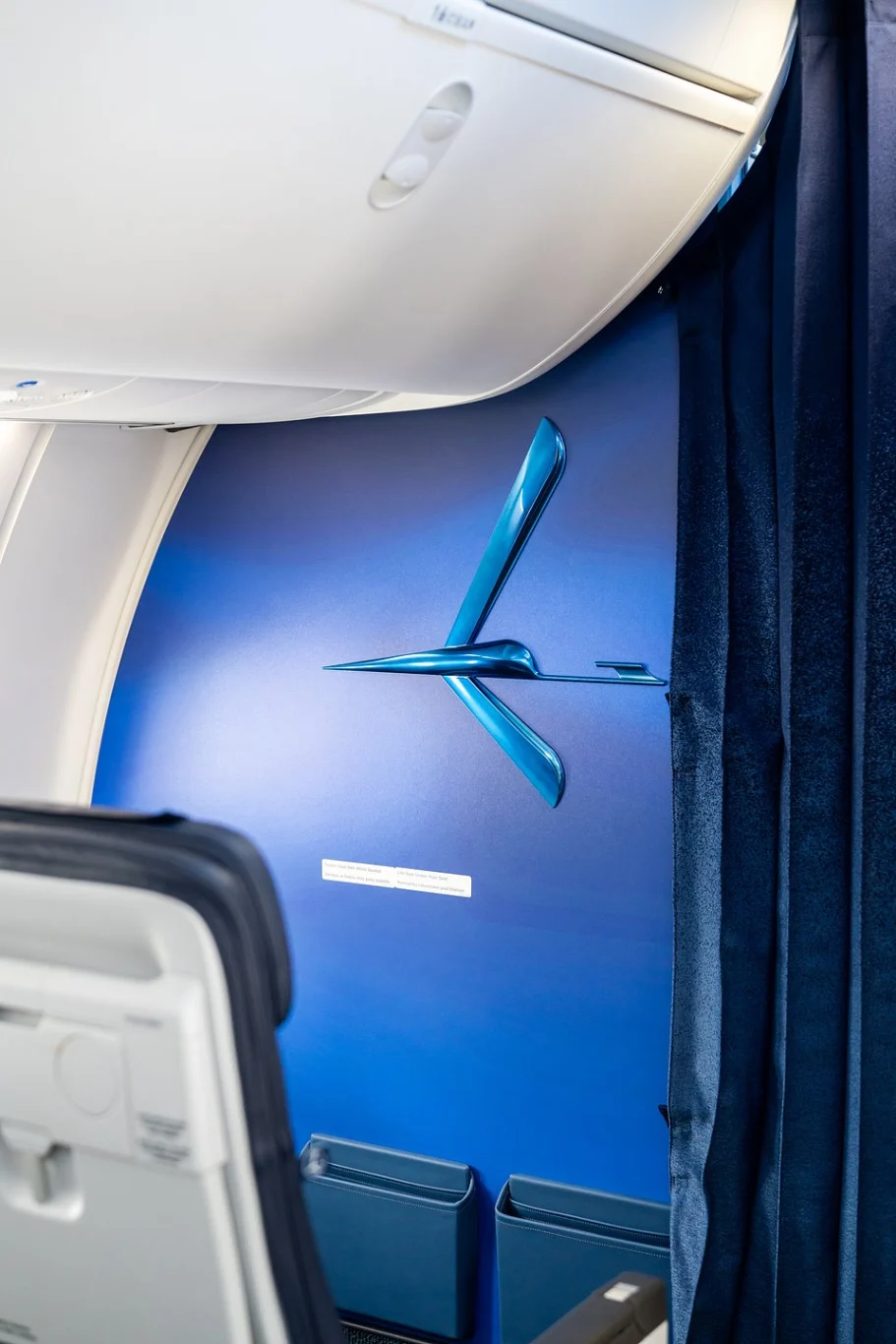 波蘭航空揭曉全新 B737 MAX 8 客艙內裝 - 這裡胡說 JL TALKS