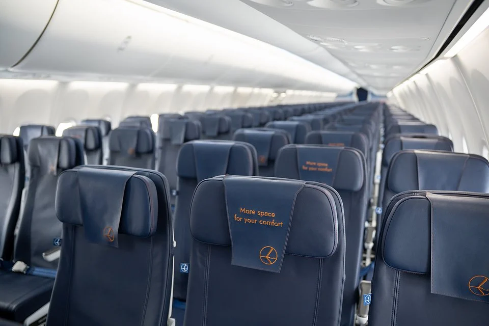 波蘭航空揭曉全新 B737 MAX 8 客艙內裝 - 這裡胡說 JL TALKS