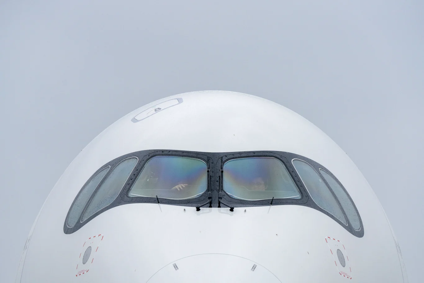 星宇航空第一架A350-1000抵台 投入長程航網營運：團隊合照