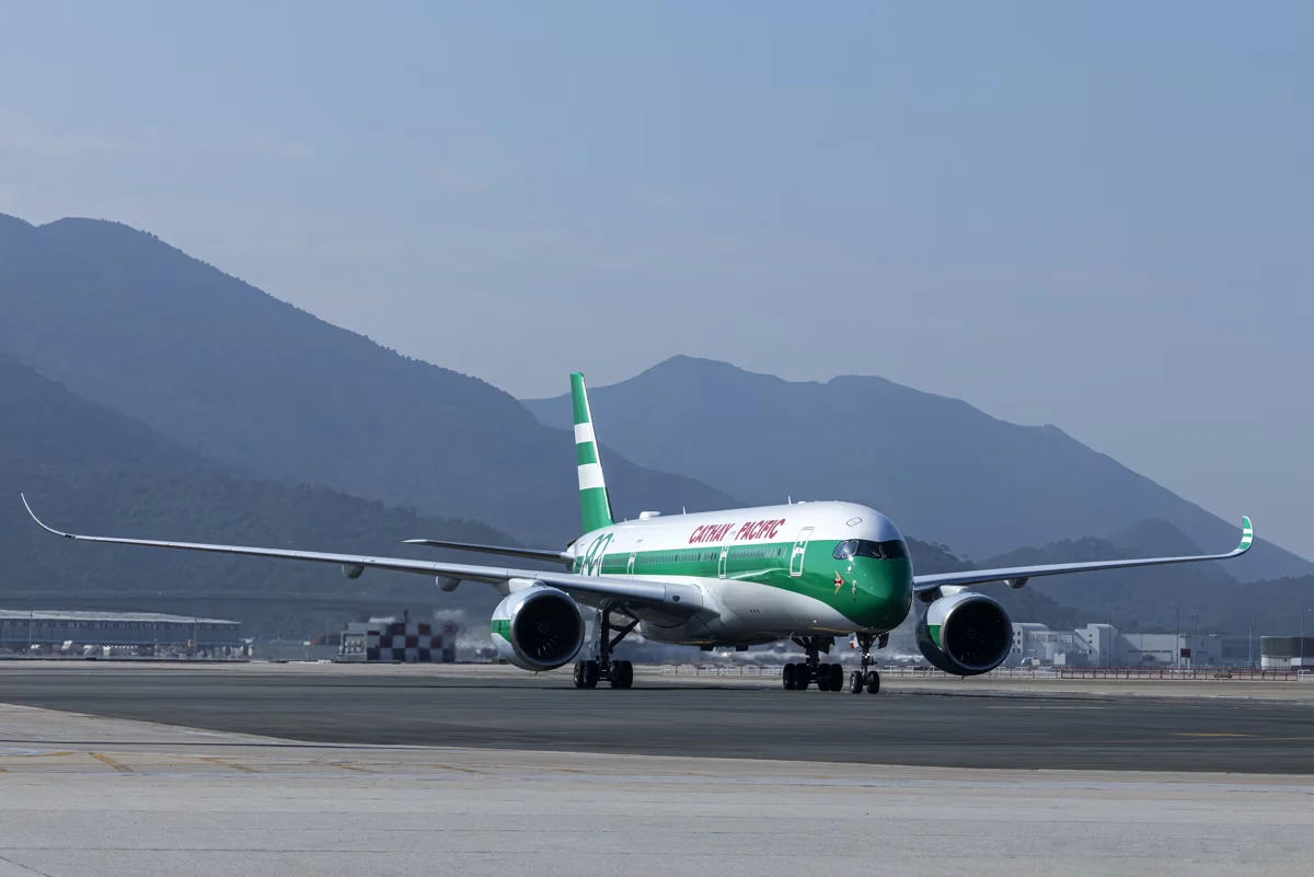 國泰航空啟動「同心飛躍八十年」週年慶 經典 「生菜葉三明治塗裝」 亮相 - 這裡胡說 JL TALKS