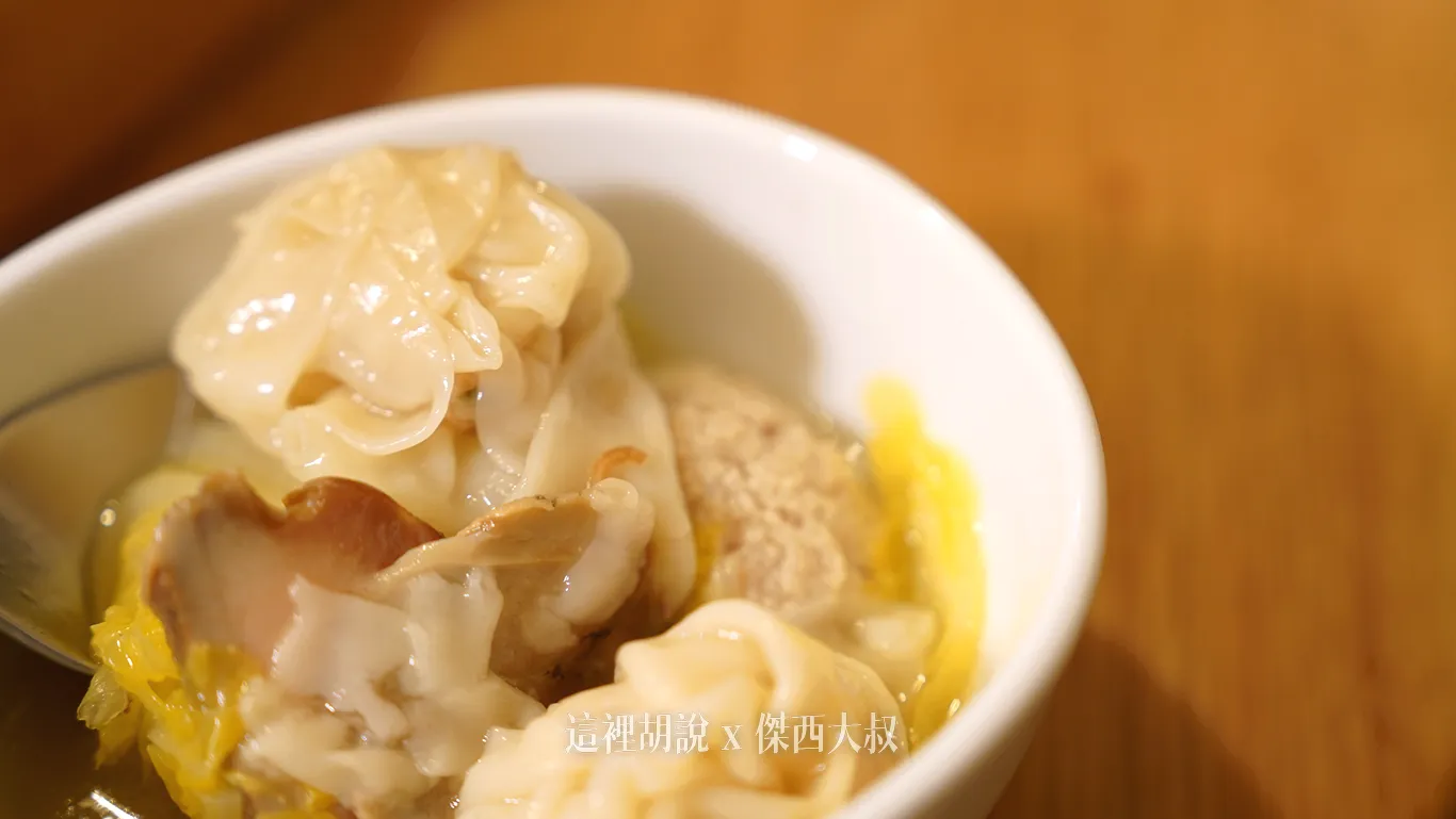 白菜跟雞肉丸