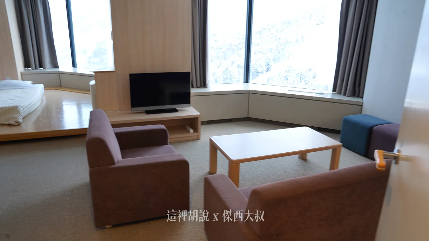 客廳可以一家子在此休息聊天 客廳可以一家子在此休息聊天